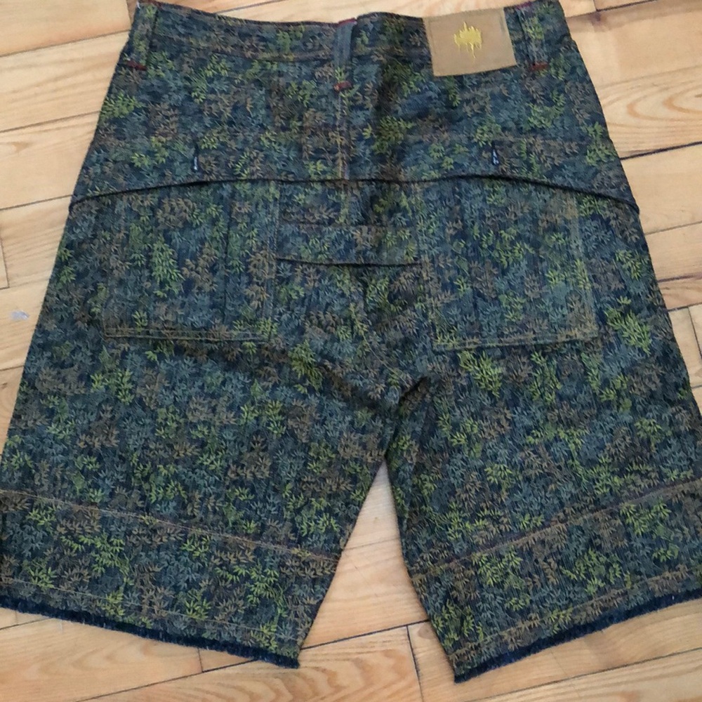 Clothes - Picture 3 of 5
